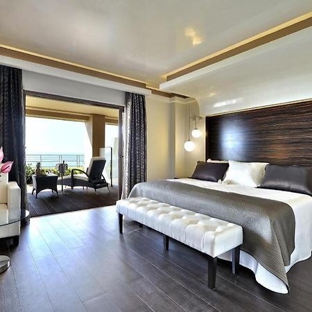 فندق بوتيك وسبا فينسي سيليسيون أليسا بينالماذينا المظهر الخارجي الصورة A bedroom at the hotel
