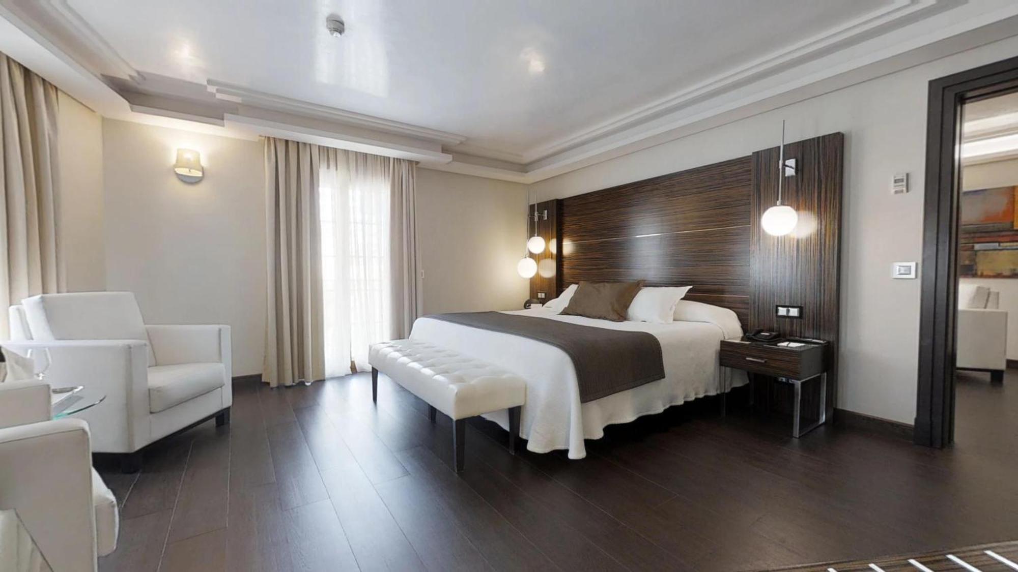 فندق بوتيك وسبا فينسي سيليسيون أليسا بينالماذينا المظهر الخارجي الصورة A room at the hotel