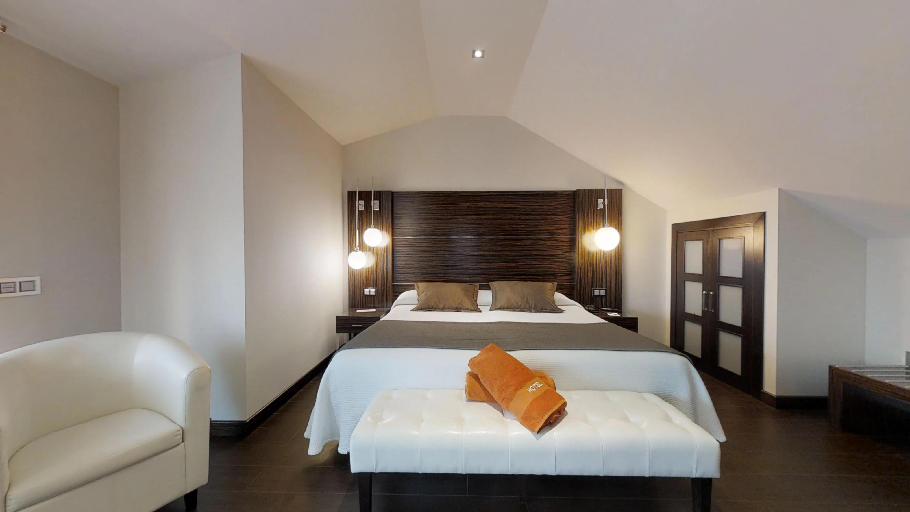 فندق بوتيك وسبا فينسي سيليسيون أليسا بينالماذينا المظهر الخارجي الصورة A bedroom at the hotel