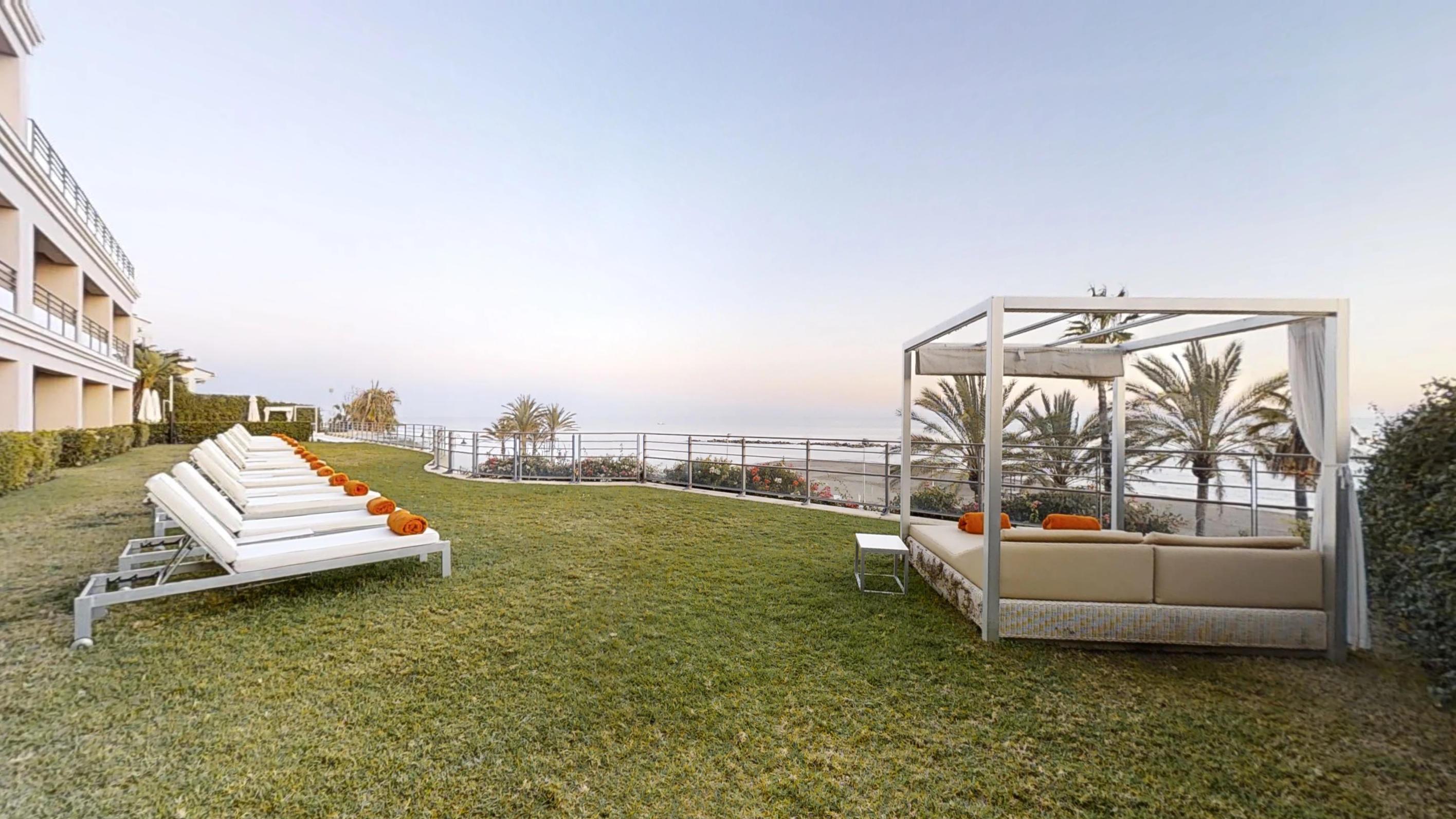 فندق بوتيك وسبا فينسي سيليسيون أليسا بينالماذينا المظهر الخارجي الصورة The Beach at The Oberoi, Mumbai