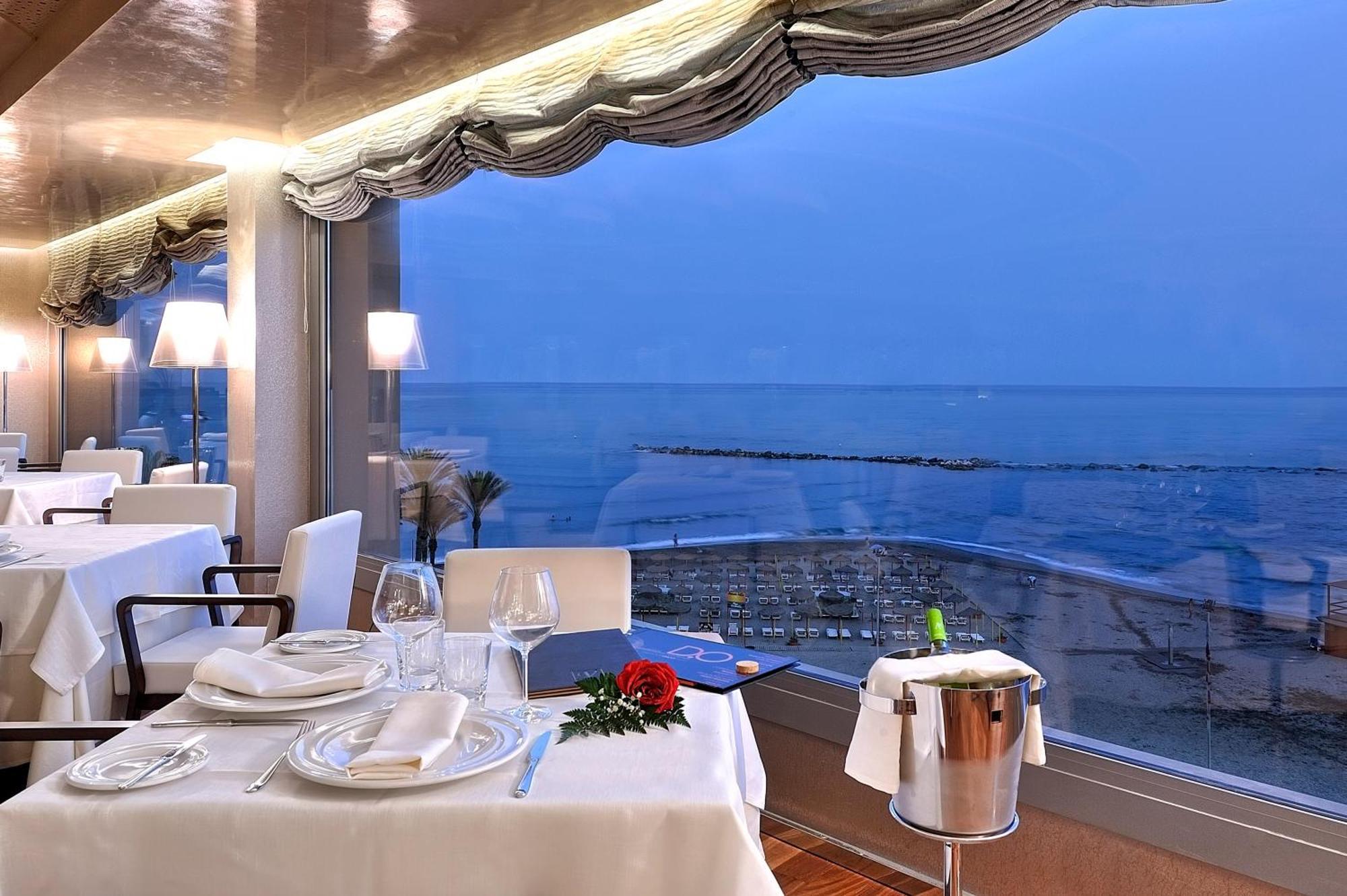 فندق بوتيك وسبا فينسي سيليسيون أليسا بينالماذينا المظهر الخارجي الصورة Restaurant