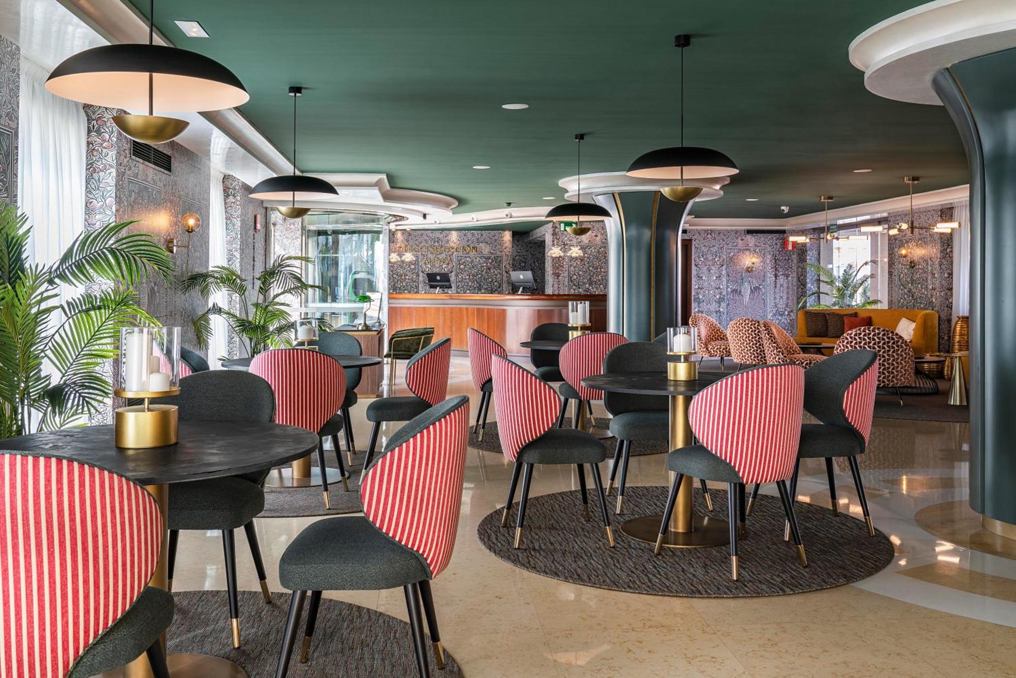 فندق بوتيك وسبا فينسي سيليسيون أليسا بينالماذينا المظهر الخارجي الصورة The lounge at the 100th floor