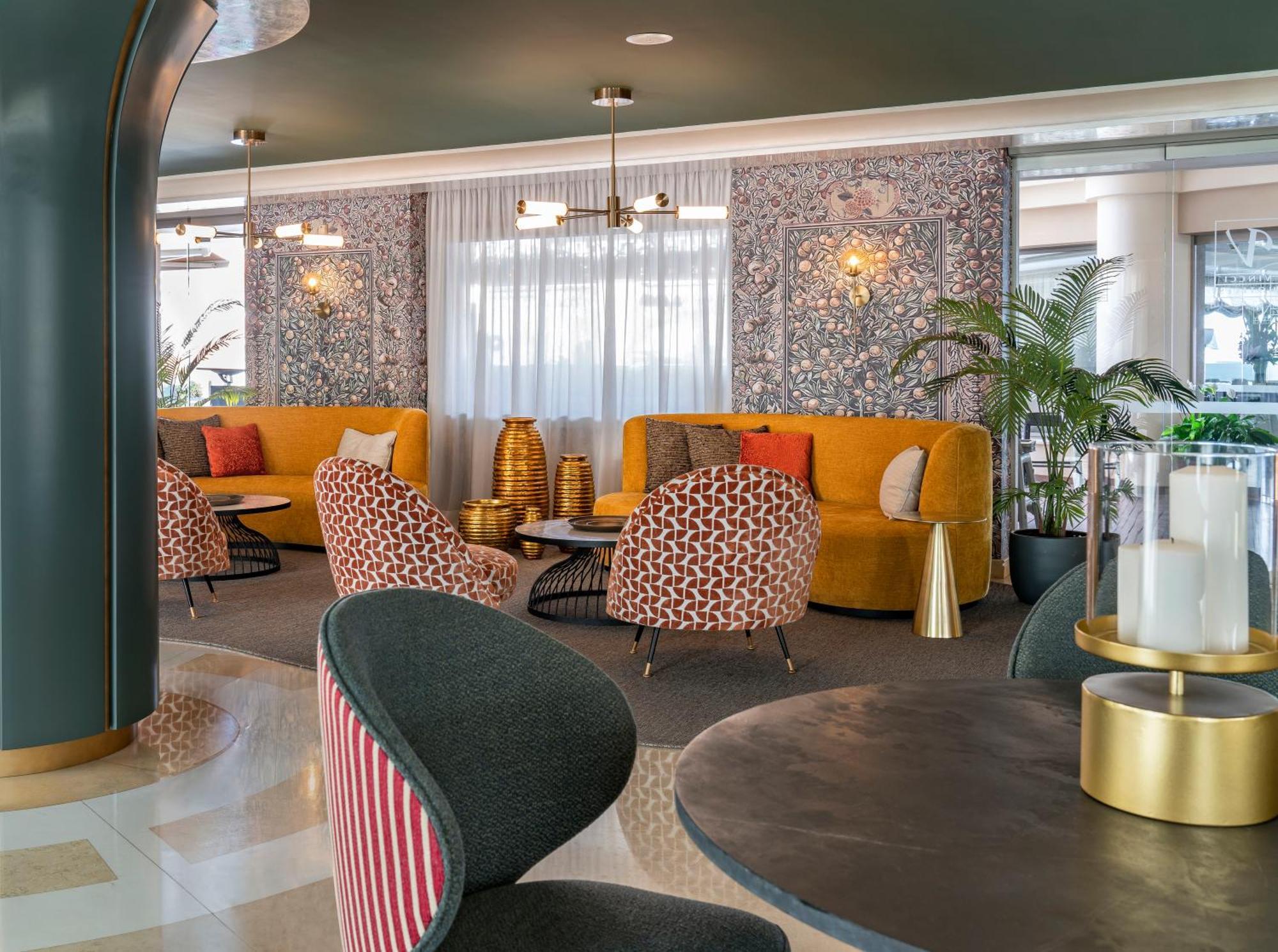 فندق بوتيك وسبا فينسي سيليسيون أليسا بينالماذينا المظهر الخارجي الصورة The lounge at the airport
