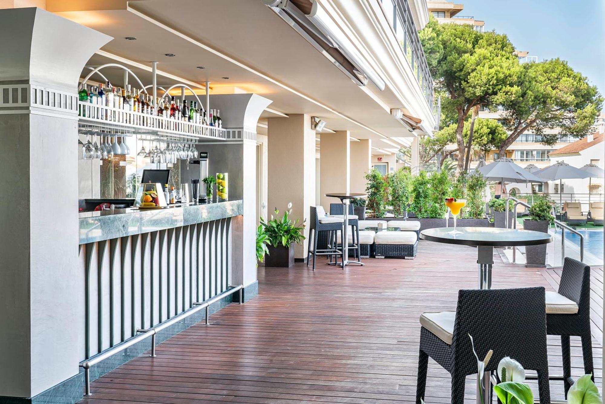فندق بوتيك وسبا فينسي سيليسيون أليسا بينالماذينا المظهر الخارجي الصورة The Pool Bar